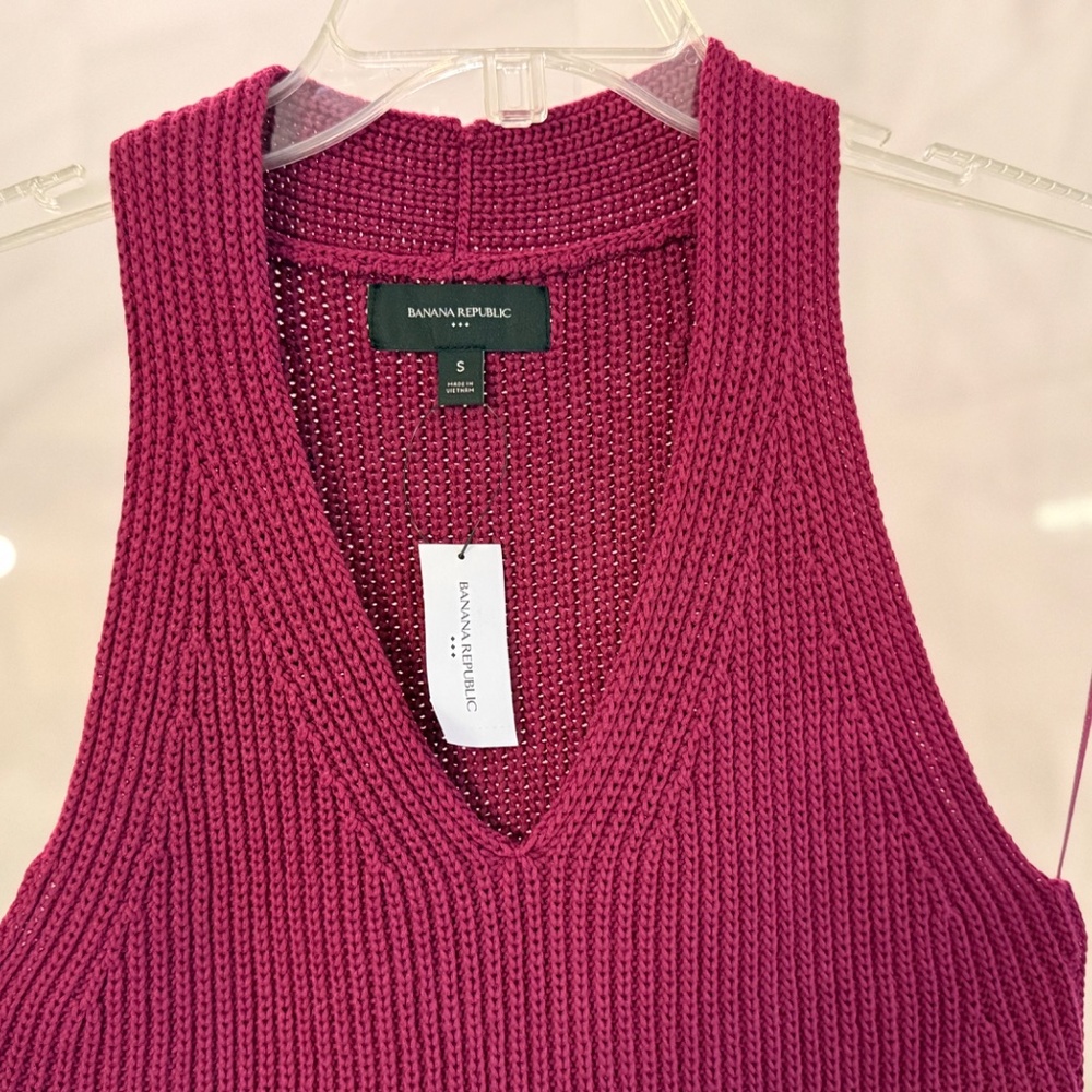 NWT BANANA REPUBLIC Textured Sweater Tank Top Women's Size Small Berry - Picture 6 of 11